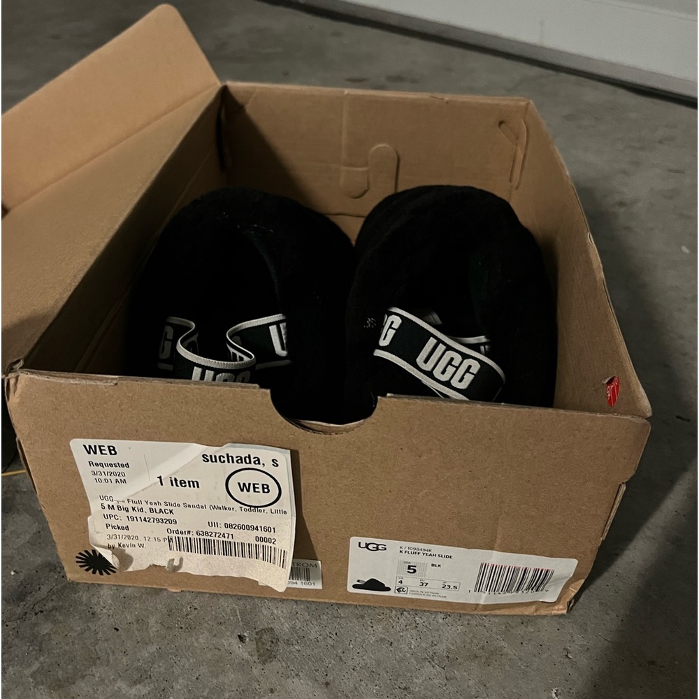 UGG slippers - Picture 2 of 4
